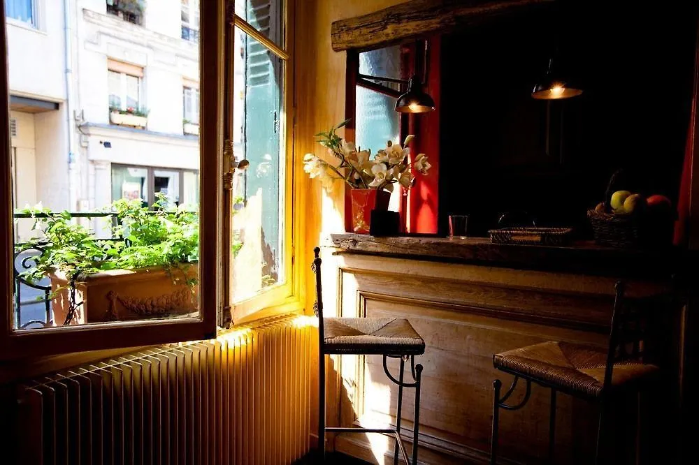 Hotel De La Tulipe باريس