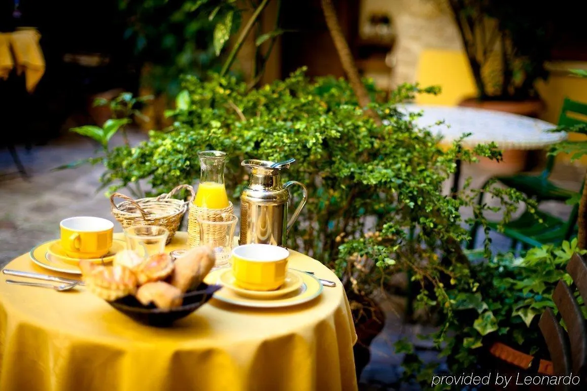 ***  Hotel De La Tulipe باريس فرنسا