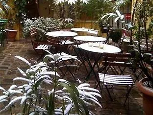 Hotel De La Tulipe باريس 3*,