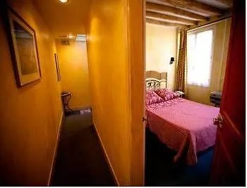 Hotel De La Tulipe باريس