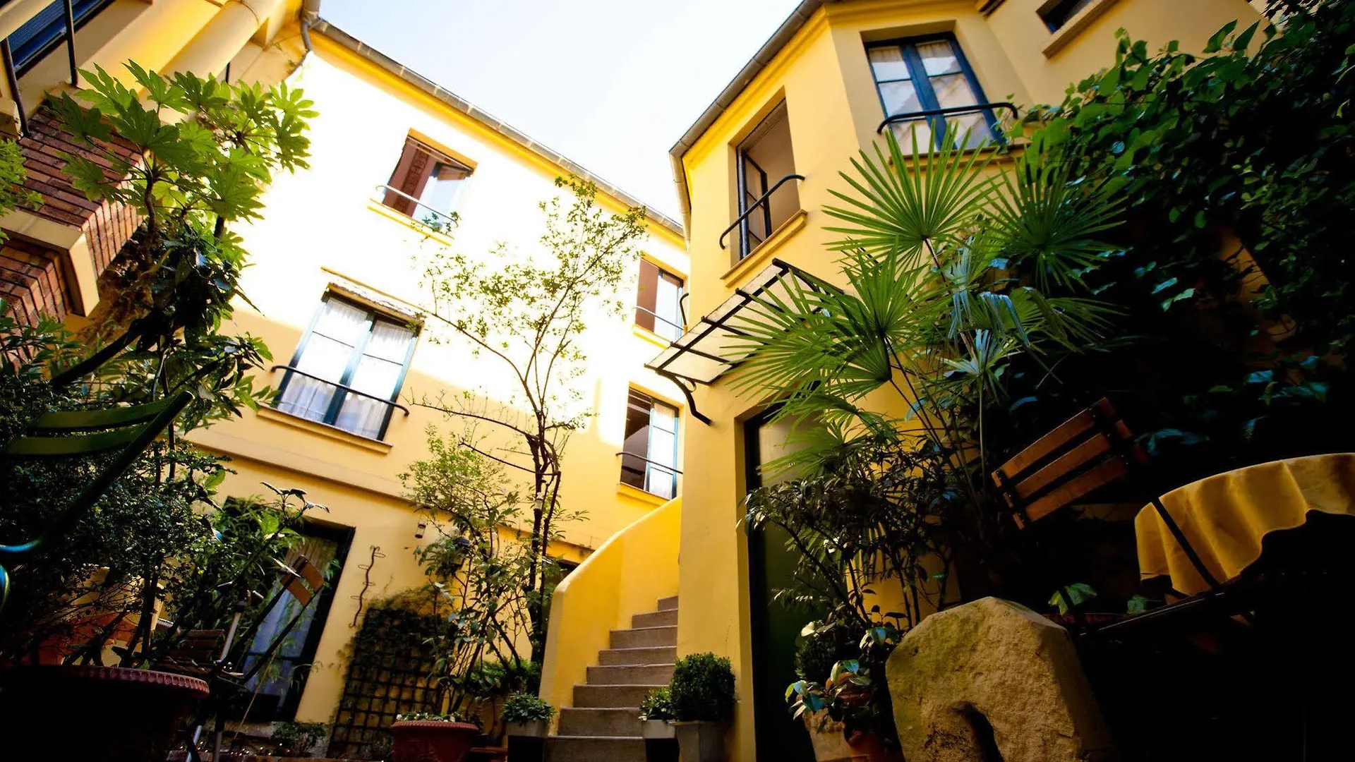 Hotel De La Tulipe باريس