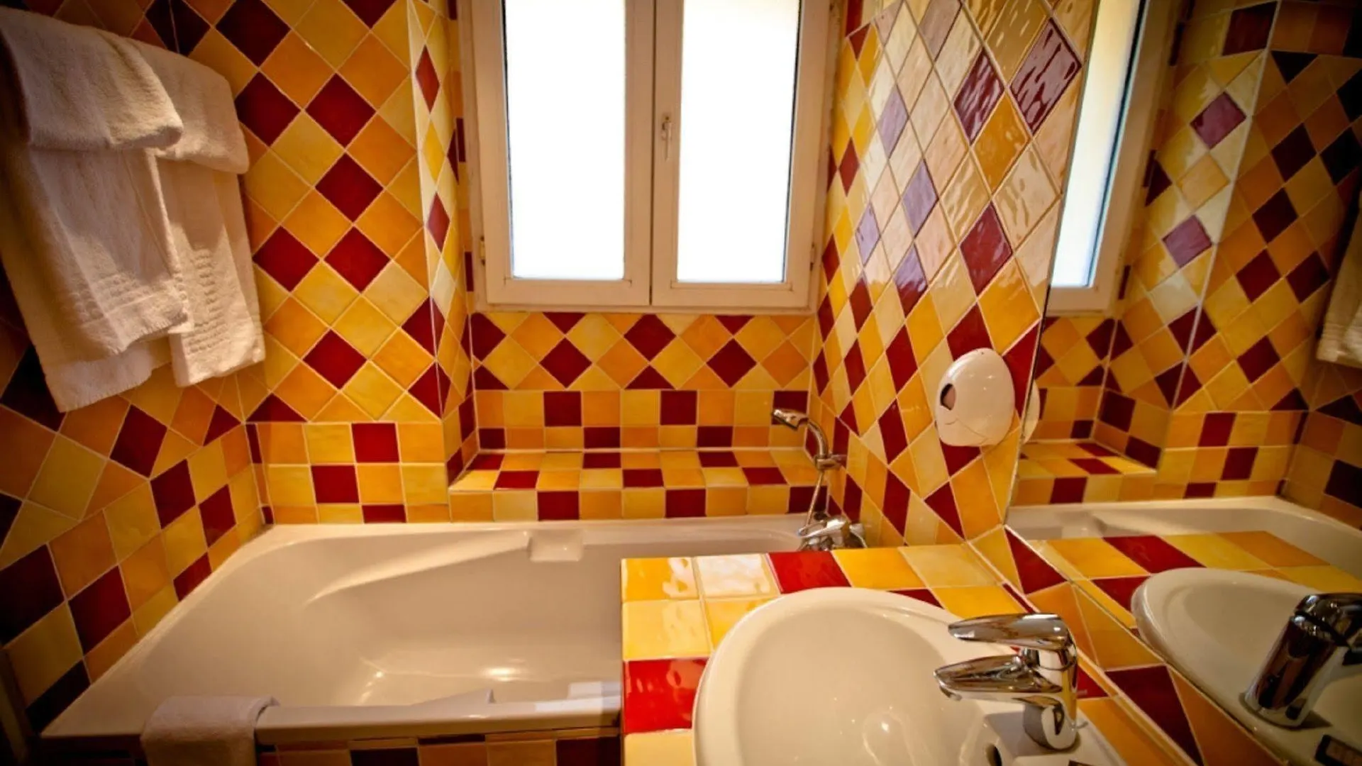 Hotel De La Tulipe باريس