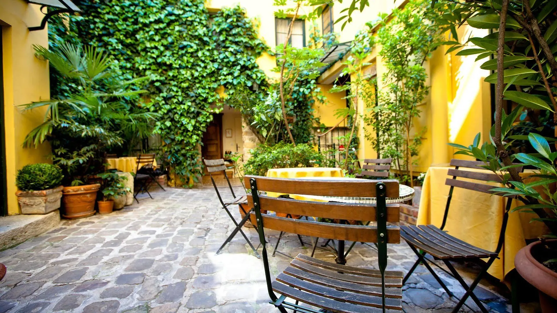 Hotel De La Tulipe باريس فرنسا